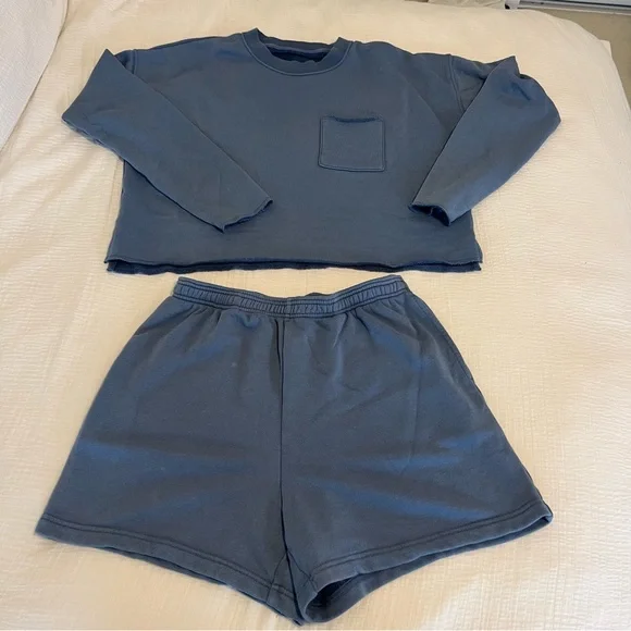 Sunday Soft Cropped Crew Sweatshirt and Soft Retro Gym Short - Picture 3 of 13